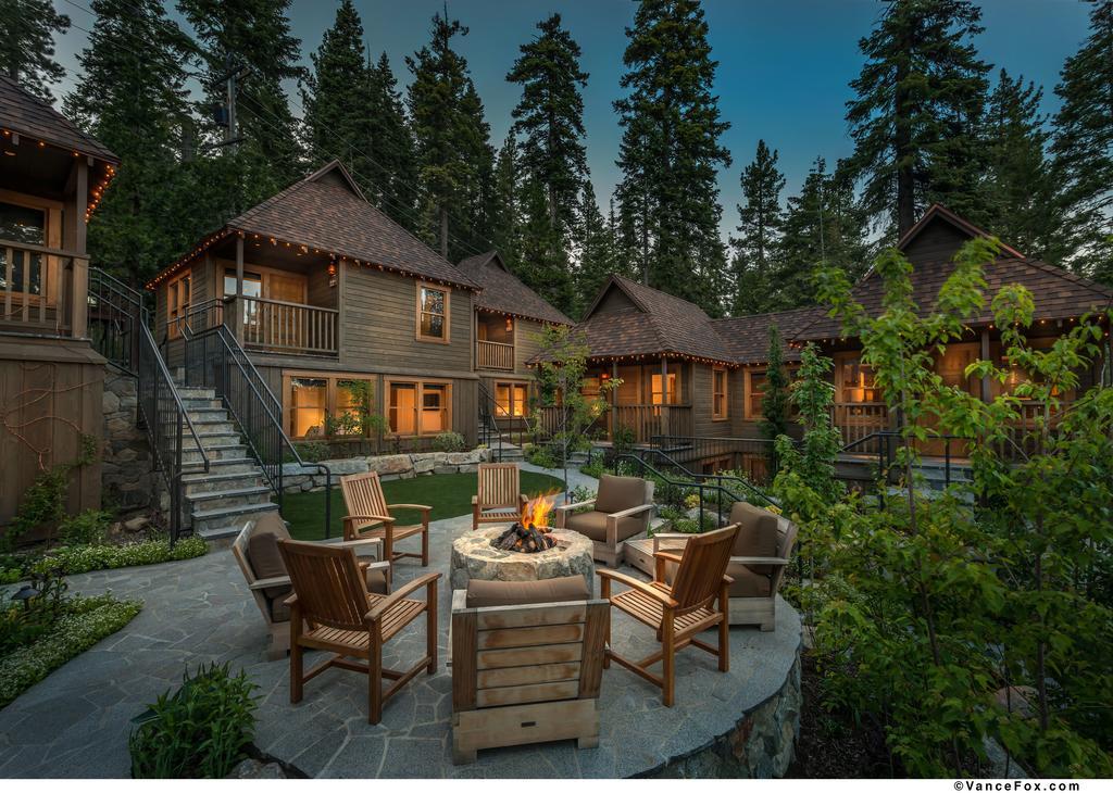 Cedar Crest Cottages 霍姆伍德 外观 照片