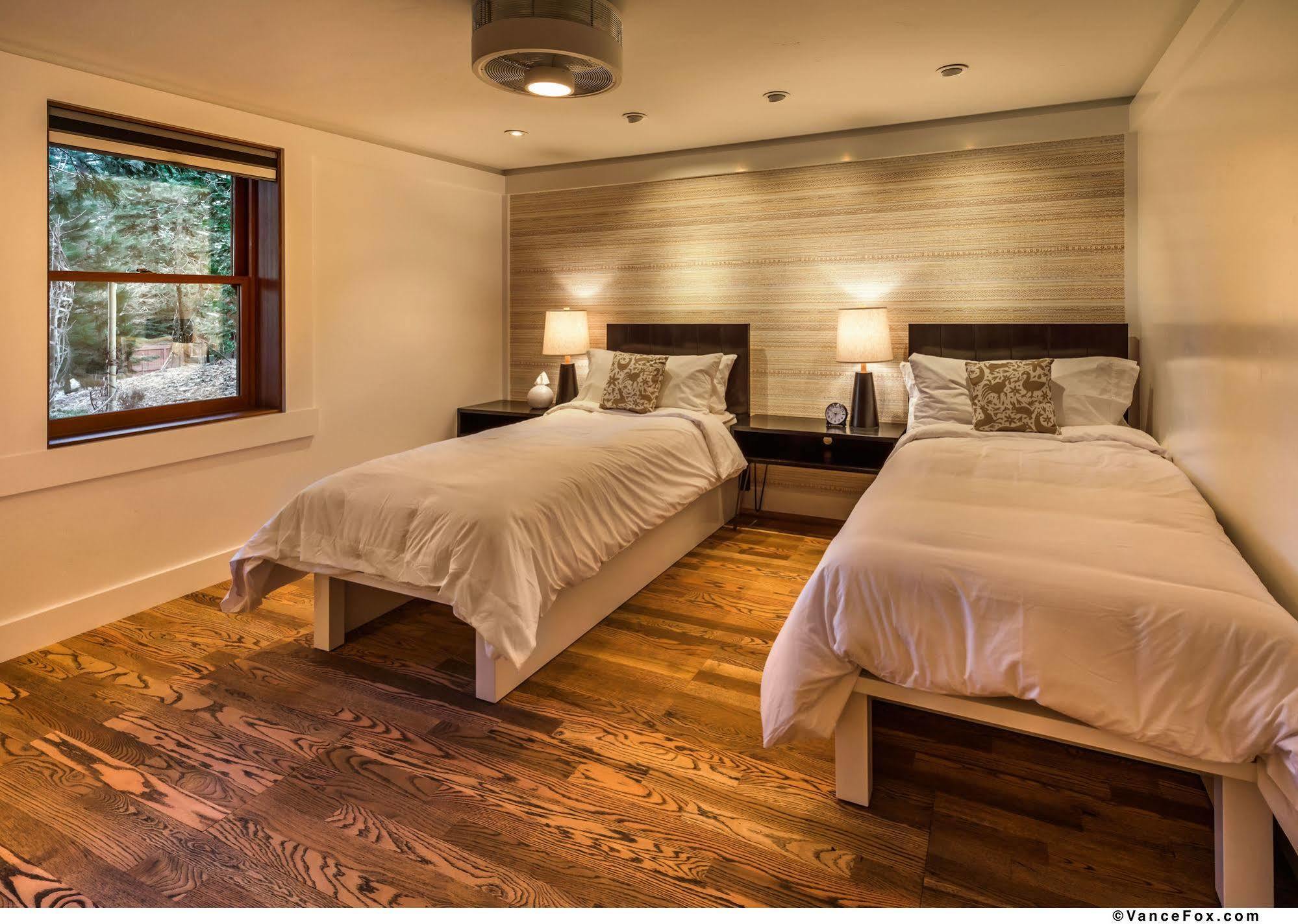 Cedar Crest Cottages 霍姆伍德 外观 照片